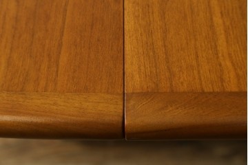 デンマークヴィンテージ　希少!!　skovby(スコービー)　チェリー材　丸みのある天板が上品なエクステンションテーブル　(R-089366)