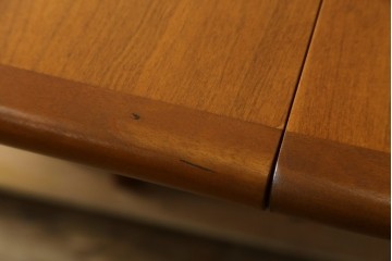 デンマークヴィンテージ　希少!!　skovby(スコービー)　チェリー材　丸みのある天板が上品なエクステンションテーブル　(R-089366)