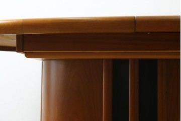 デンマークヴィンテージ　希少!!　skovby(スコービー)　チェリー材　丸みのある天板が上品なエクステンションテーブル　(R-089366)