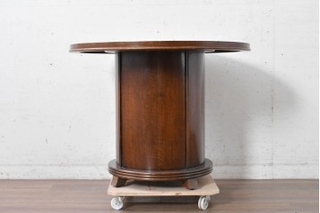 イギリスヴィンテージ　Lloyd’s Antiques(ロイズ・アンティークス)取り扱い　オーク材　中央天板が立ち上がる変わったつくりのラウンドテーブル　(R-089367)