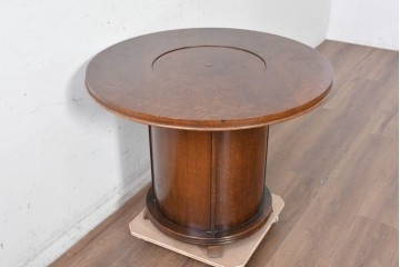 イギリスヴィンテージ　Lloyd’s Antiques(ロイズ・アンティークス)取り扱い　オーク材　中央天板が立ち上がる変わったつくりのラウンドテーブル　(R-089367)