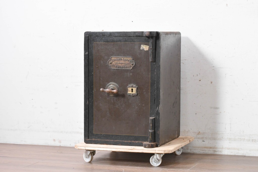 イギリスアンティーク　MIDLAND SAFE Co.(ミッドランド・セーフ)　重厚な佇まいの金庫　(R-089369)