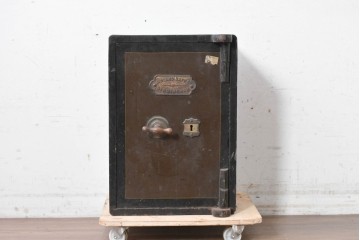 イギリスアンティーク　MIDLAND SAFE Co.(ミッドランド・セーフ)　重厚な佇まいの金庫　(R-089369)