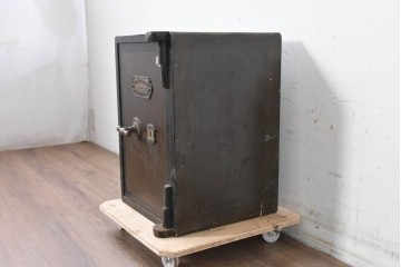 イギリスアンティーク　MIDLAND SAFE Co.(ミッドランド・セーフ)　重厚な佇まいの金庫　(R-089369)