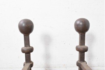 イギリスアンティーク　特大サイズ!　重厚感あふれるアイアンファイヤードッグ2本(1対)セット　(R-089371)