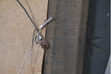 フランスヴィンテージ　フレームに花模様をあしらった縦長のウォールミラー　(R-089373)