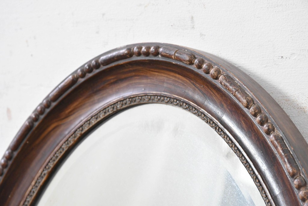 イギリスアンティーク　1940年頃　石膏の装飾が上品なオーバルウォールミラー　(R-089378)