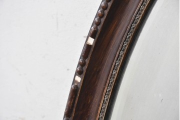 イギリスアンティーク　1940年頃　石膏の装飾が上品なオーバルウォールミラー　(R-089378)