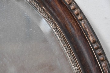 イギリスアンティーク　1940年頃　石膏の装飾が上品なオーバルウォールミラー　(R-089378)
