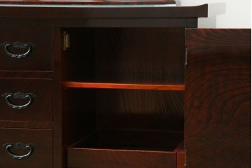 和製ヴィンテージ　高級品　超美品!!　仙台民芸箪笥(仙台箪笥)　漆塗り　牡丹紋様の重厚な金具が美しい木地呂塗りの鏡台　(R-089385)