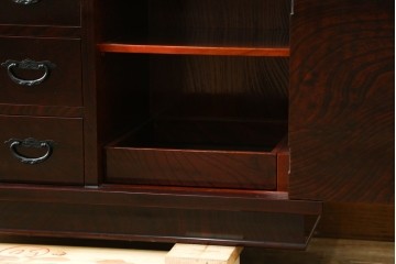 和製ヴィンテージ　高級品　超美品!!　仙台民芸箪笥(仙台箪笥)　漆塗り　牡丹紋様の重厚な金具が美しい木地呂塗りの鏡台　(R-089385)
