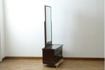 和製ヴィンテージ　高級品　超美品!!　仙台民芸箪笥(仙台箪笥)　漆塗り　牡丹紋様の重厚な金具が美しい木地呂塗りの鏡台　(R-089385)