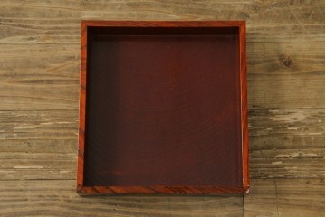 和製ヴィンテージ　高級品　超美品!!　仙台民芸箪笥(仙台箪笥)　漆塗り　牡丹紋様の重厚な金具が美しい木地呂塗りの鏡台　(R-089385)