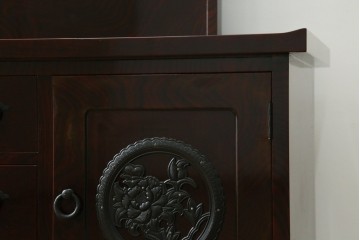 和製ヴィンテージ　高級品　超美品!!　仙台民芸箪笥(仙台箪笥)　漆塗り　牡丹紋様の重厚な金具が美しい木地呂塗りの鏡台　(R-089385)
