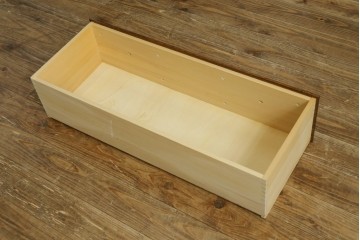 中古　美品　希少モデル　三越家具　COUNTRY HOUSE(カントリーハウス)　Brugge(ブルージュ)　秋山木工製作　装飾ガラスが上品なキュリオケース　(R-089386)