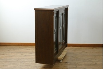中古　美品　三越家具 COUNTRY HOUSE(カントリーハウス) Brugge(ブルージュ)　ステンドグラス扉が上品なサイドボード　(R-089387)