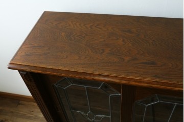 中古　美品　三越家具 COUNTRY HOUSE(カントリーハウス) Brugge(ブルージュ)　ステンドグラス扉が上品なサイドボード　(R-089387)