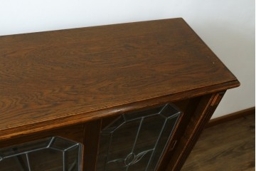 中古　美品　三越家具 COUNTRY HOUSE(カントリーハウス) Brugge(ブルージュ)　ステンドグラス扉が上品なサイドボード　(R-089387)