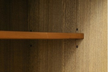 中古　美品　ニレ材　木目が美しい水屋箪笥　(R-089388)