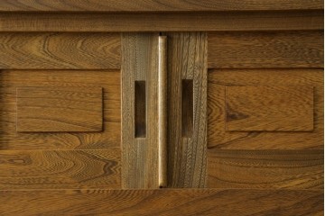 中古　美品　ニレ材　木目が美しい水屋箪笥　(R-089388)