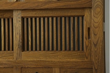 中古　美品　ニレ材　木目が美しい水屋箪笥　(R-089388)