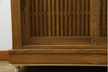中古　美品　ニレ材　木目が美しい水屋箪笥　(R-089388)