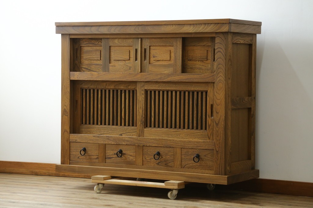 中古　美品　ニレ材　水屋箪笥上段　格子戸が趣を添える戸棚　(R-089389)