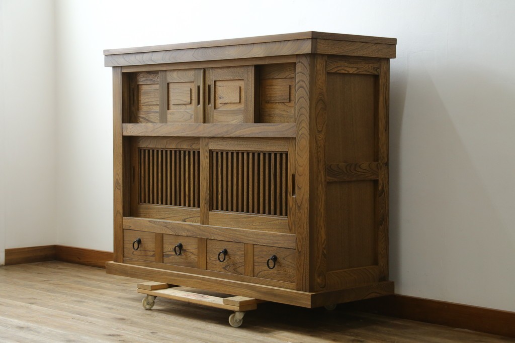 中古　美品　ニレ材　水屋箪笥上段　格子戸が趣を添える戸棚　(R-089389)