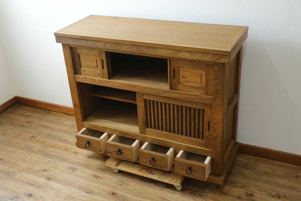 中古　美品　ニレ材　水屋箪笥上段　格子戸が趣を添える戸棚　(R-089389)