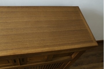 中古　美品　ニレ材　水屋箪笥上段　格子戸が趣を添える戸棚　(R-089389)