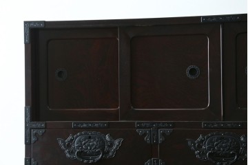 中古　最高級!　前面欅材　総漆塗り(木地呂塗り)　渡辺家具店製　和の空間を格調高く彩る仙台箪笥ローボード　(R-089392)