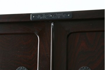 中古　最高級!　前面欅材　総漆塗り(木地呂塗り)　渡辺家具店製　和の空間を格調高く彩る仙台箪笥ローボード　(R-089392)