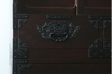 中古　最高級!　前面欅材　総漆塗り(木地呂塗り)　渡辺家具店製　和の空間を格調高く彩る仙台箪笥ローボード　(R-089392)