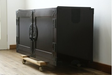 《天板取り付け加工費込み》　中古　最高級!　前面欅材　総漆塗り(木地呂塗り)　渡辺家具店製　観音扉に伝統美を感じる仙台着物箪笥　(R-089393)