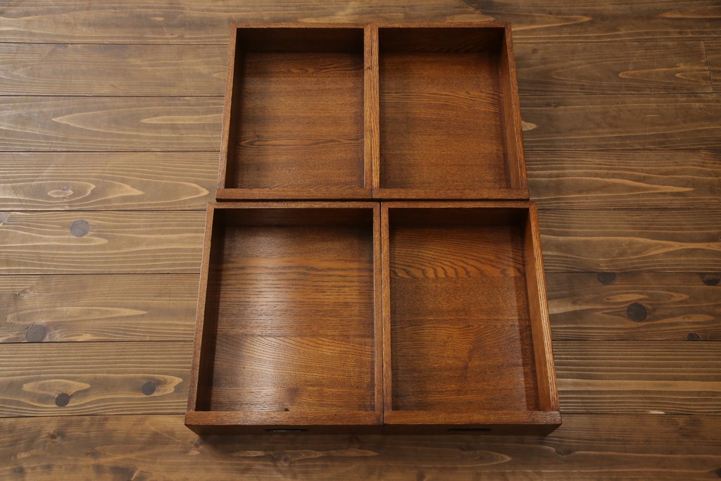 中古　ニレ材　縦格子の引き戸が趣を添える水屋箪笥サイドボード　(R-089395)