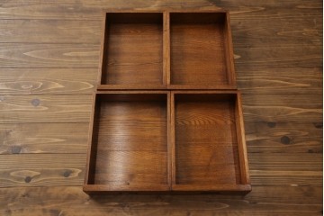中古　ニレ材　縦格子の引き戸が趣を添える水屋箪笥サイドボード　(R-089395)
