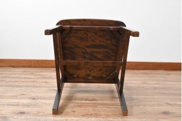 中古　北海道民芸家具　波打つデザインの背もたれが印象的なダイニングチェア　(R-089397)