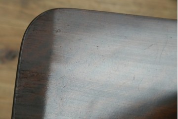 中古　北海道民芸家具　波打つデザインの背もたれが印象的なダイニングチェア　(R-089397)