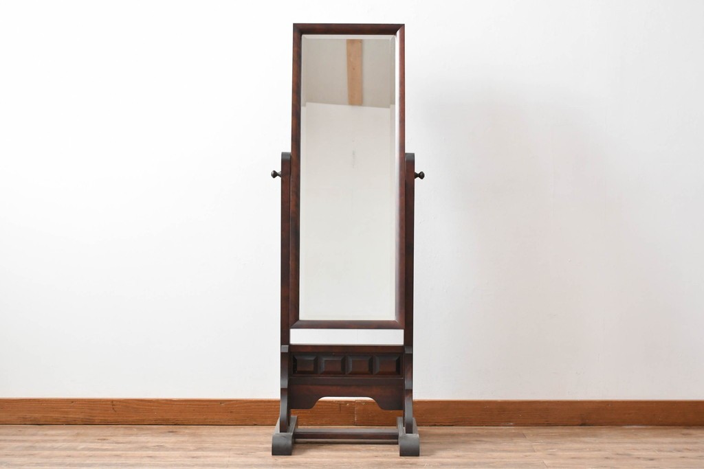 中古　民芸家具　落ち着いた色合いと端正な佇まいが上品な姿見　(R-089398)