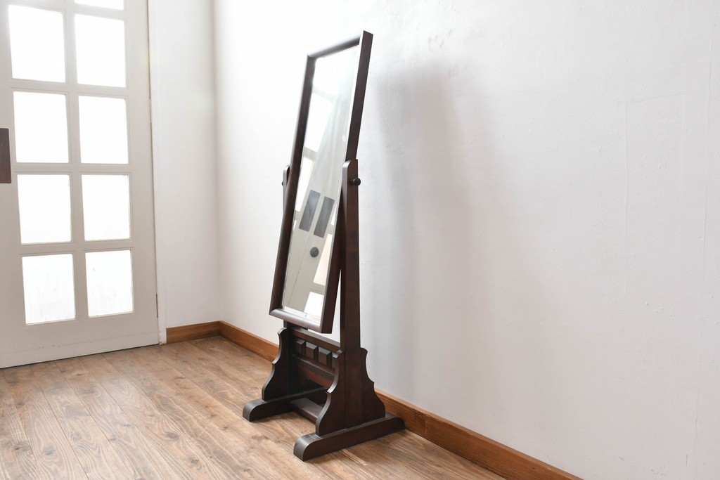 中古　民芸家具　落ち着いた色合いと端正な佇まいが上品な姿見　(R-089398)