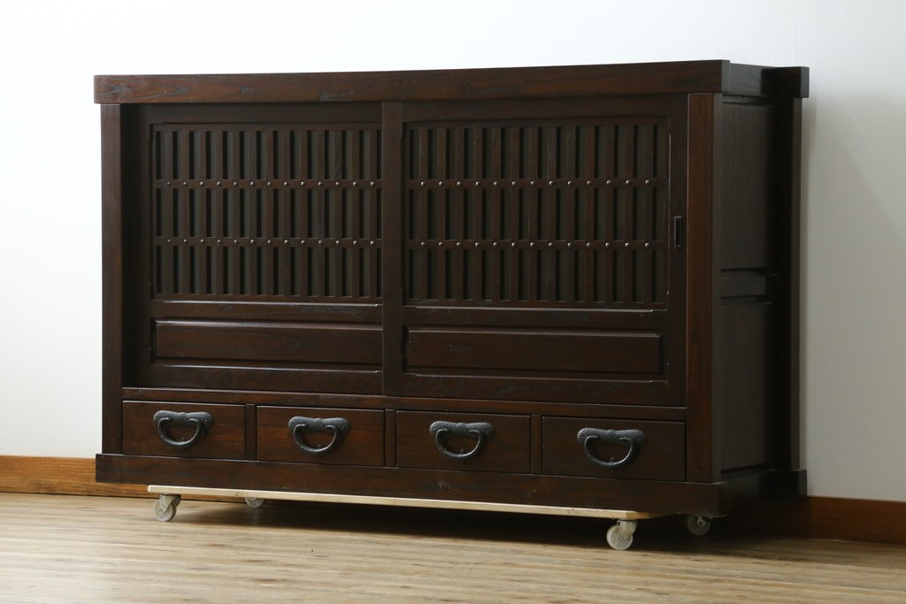中古　美品　水屋箪笥　格子戸の意匠が趣深いサイドボード　(R-089400)