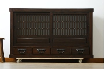 中古　美品　水屋箪笥　格子戸の意匠が趣深いサイドボード　(R-089400)