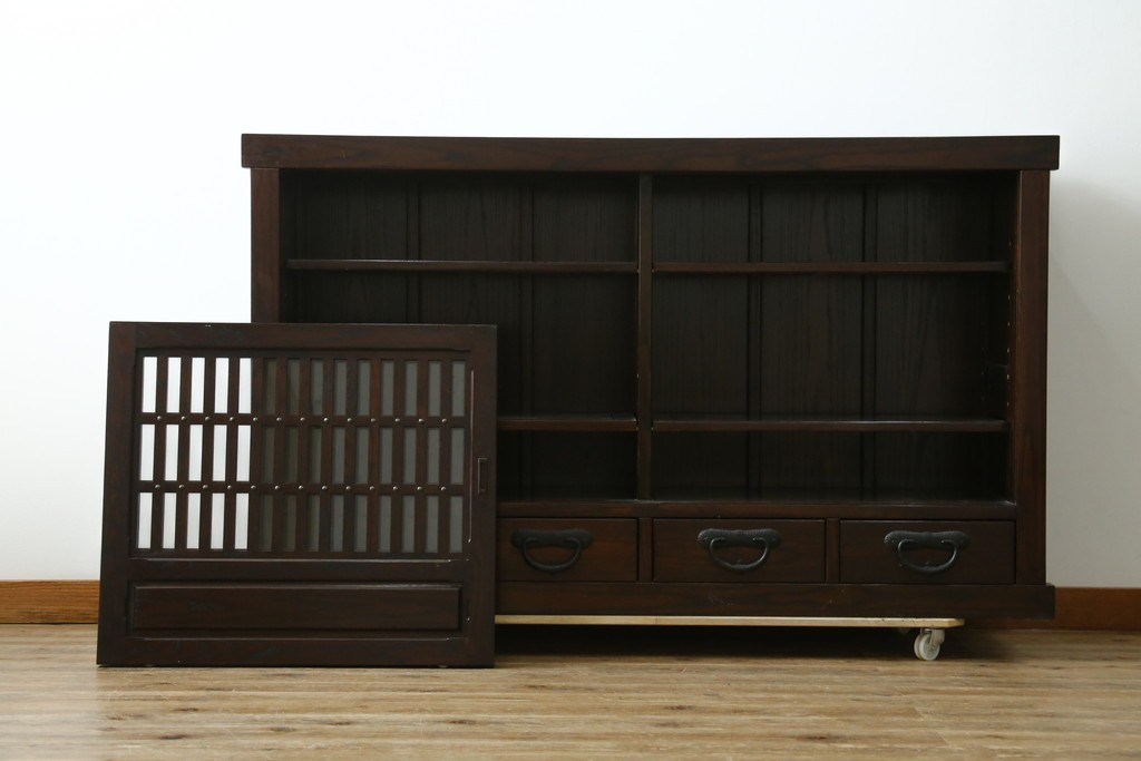 中古　美品　水屋箪笥　格子戸の意匠が趣深いサイドボード　(R-089400)