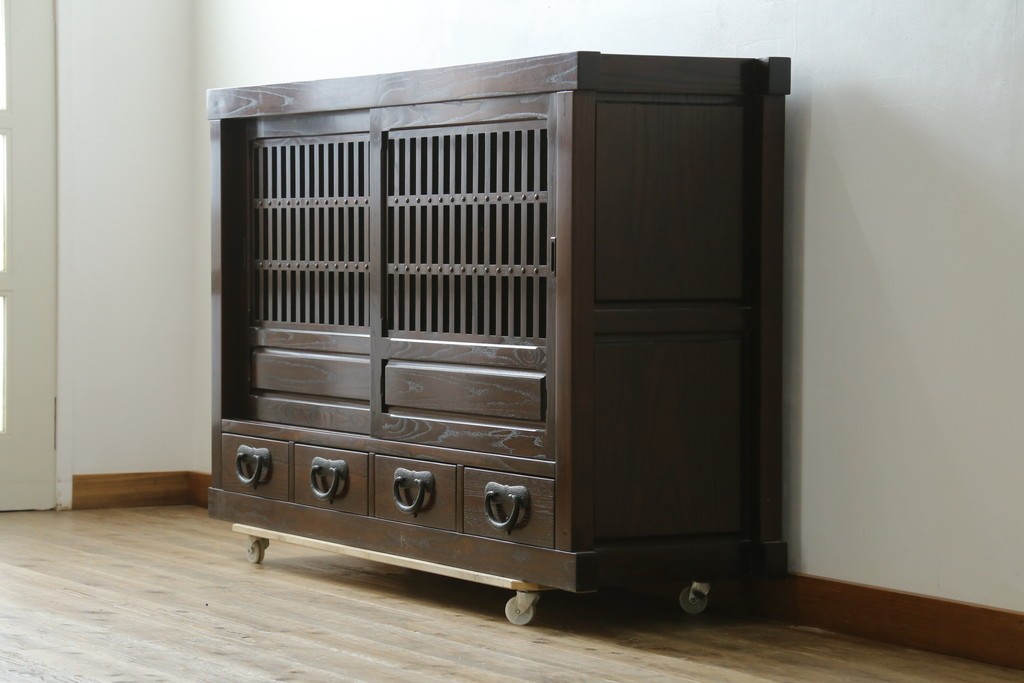 中古　美品　水屋箪笥　格子戸の意匠が趣深いサイドボード　(R-089400)