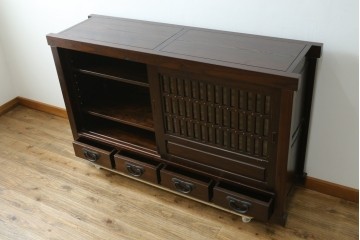 中古　美品　水屋箪笥　格子戸の意匠が趣深いサイドボード　(R-089400)
