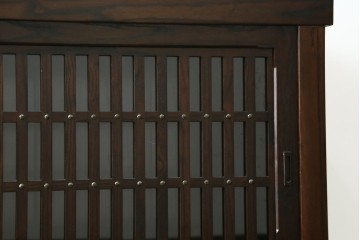 中古　美品　水屋箪笥　格子戸の意匠が趣深いサイドボード　(R-089400)