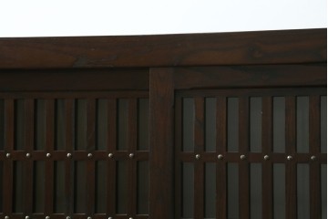 中古　美品　水屋箪笥　格子戸の意匠が趣深いサイドボード　(R-089400)