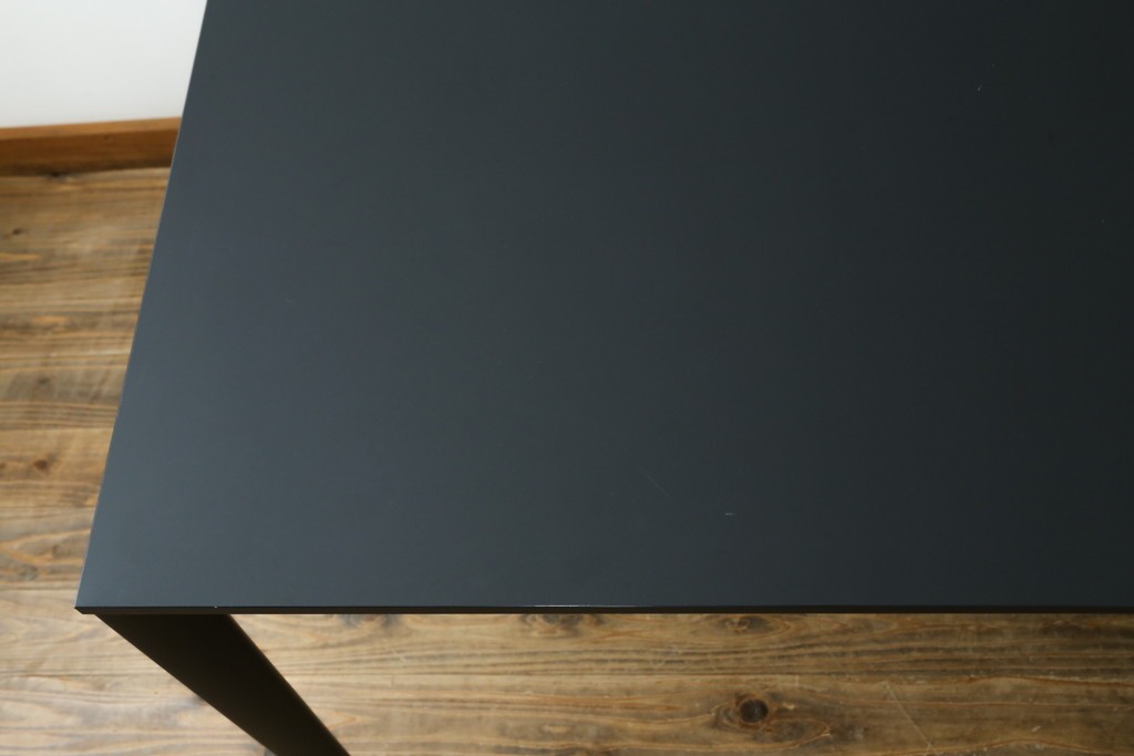 中古　美品　BoConcept(ボーコンセプト)　TORINO(トリノ)　ブラックカラーがスタイリッシュなダイニングテーブル　定価約15万円　(R-089405)