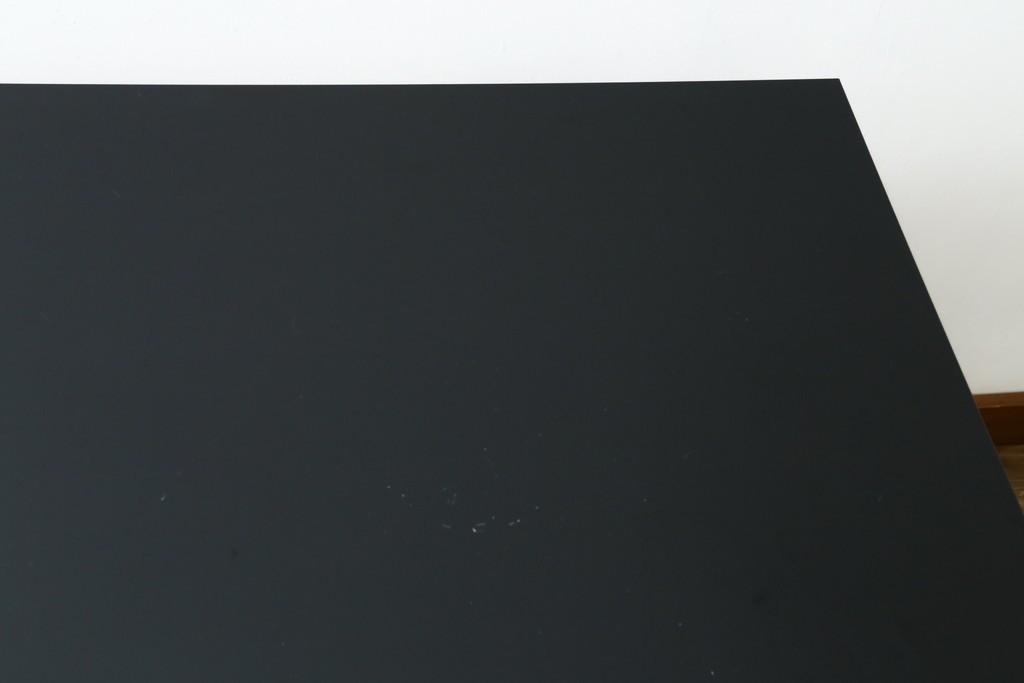 中古　美品　BoConcept(ボーコンセプト)　TORINO(トリノ)　ブラックカラーがスタイリッシュなダイニングテーブル　定価約15万円　(R-089405)