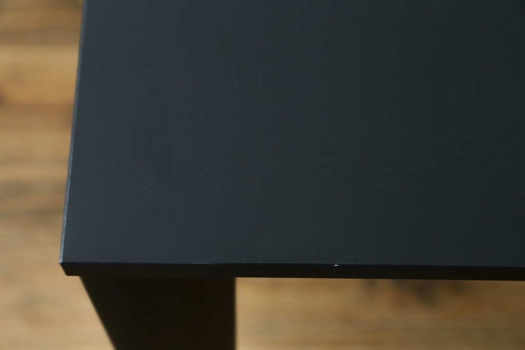中古　美品　BoConcept(ボーコンセプト)　TORINO(トリノ)　ブラックカラーがスタイリッシュなダイニングテーブル　定価約15万円　(R-089405)